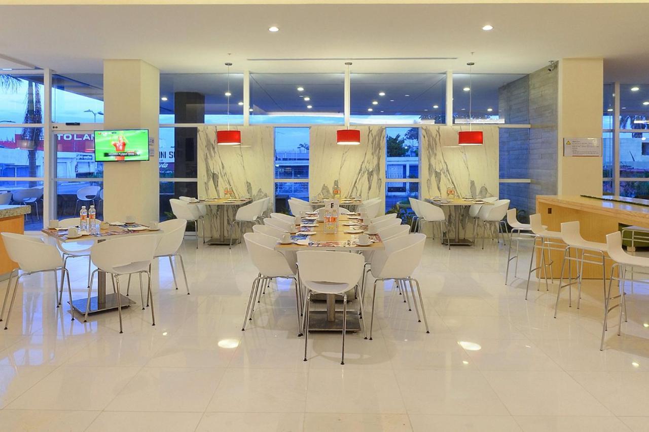 Fiesta Inn Четумал Екстериор снимка